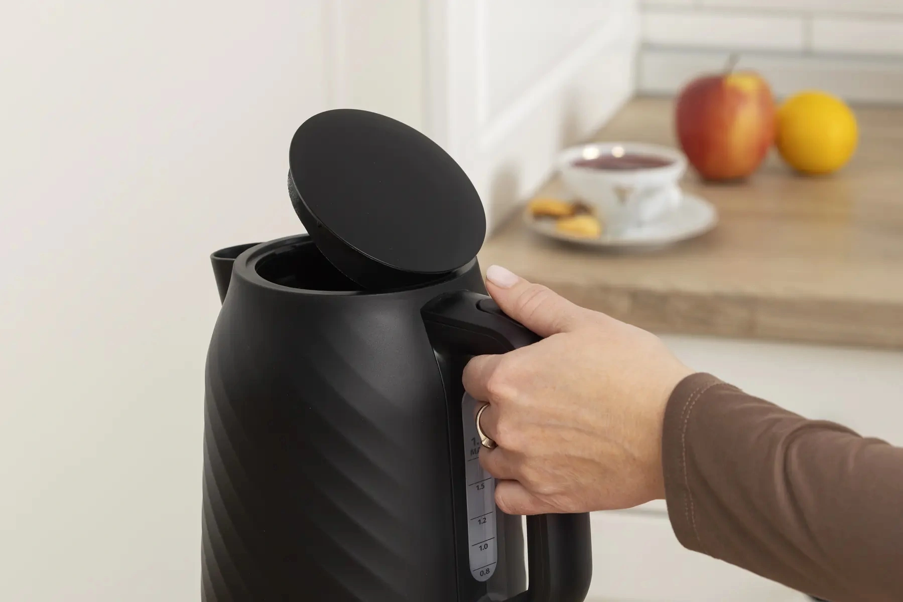 Чайник электрический Gorenje K17SPB 1.7л. 2200Вт черный корпус: пластик — миниатюра 6