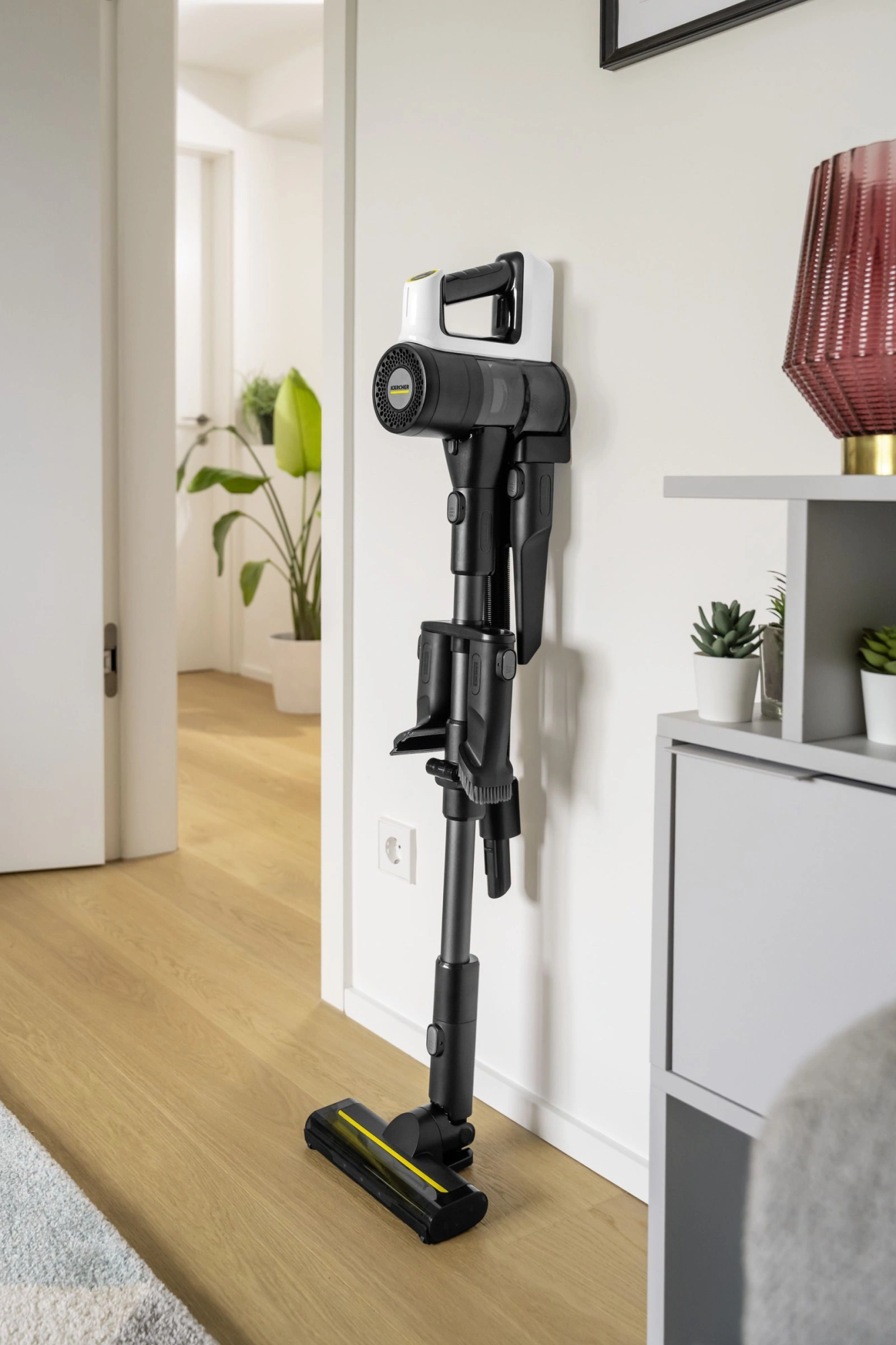 Пылесос Karcher VCS 3 черный/белый — миниатюра 4
