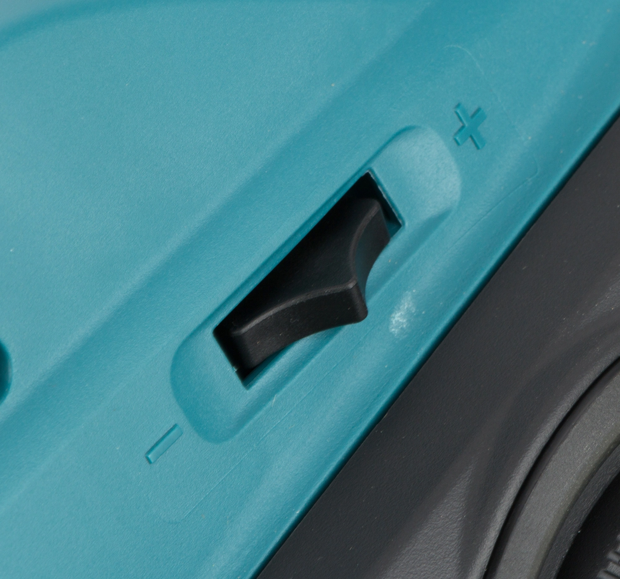 Цепная пила Makita UC3541A от сети 1800Вт дл.шины:14" (35cm) — миниатюра 10