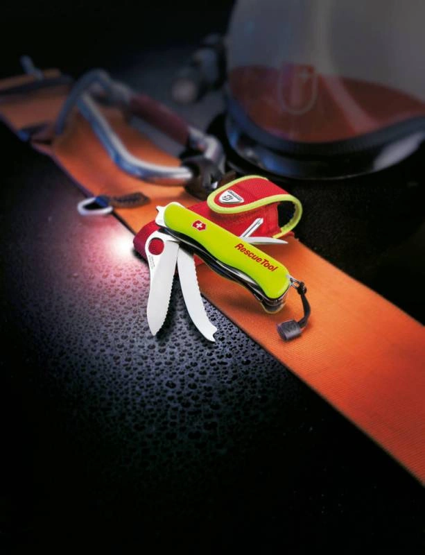 Нож перочинный Victorinox RescueTool One Hand (0.8623.MWN) 111мм 13функц. желтый карт.коробка в комплекте: чехол нейл. — миниатюра 3